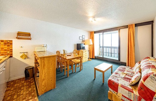 Saint-Francois-Longchamp Apartment | Cozy studio at the foot of the slopes with balcony, for 4, fully equipped
