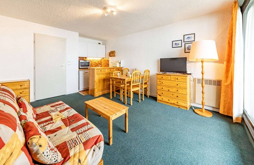 Saint-Francois-Longchamp Apartment | Cozy studio at the foot of the slopes with balcony, for 4, fully equipped