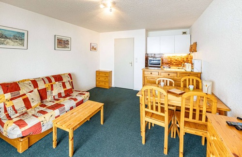 Saint-Francois-Longchamp Apartment | Cozy studio at the foot of the slopes with balcony, for 4, fully equipped