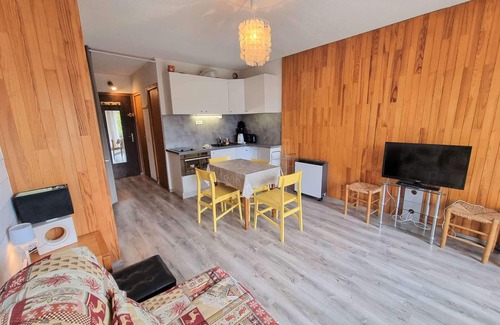 Saint-Michel-de-Chaillol Apartment | Cozy Studio for 4 with Balcony in Saint-Michel-de-Chaillol – Mountain Views, Pet-Friendly