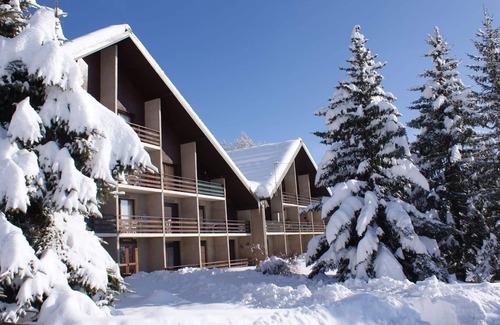 Saint-Michel-de-Chaillol Apartment | Cozy Studio for 4 with Balcony in Saint-Michel-de-Chaillol – Mountain Views, Pet-Friendly