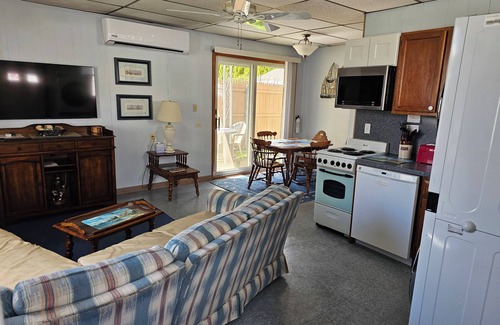 Point Judith House | Cozy Sand hill cove escape! Great for families and vacation goers!