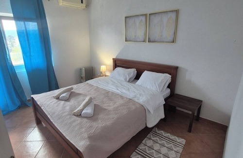 Tomicici Apartment | Cozy Sea View-Steps from Porto