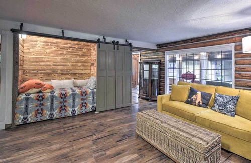 Silverdale Cabin | Cozy Seabeck Hideaway w/ Hot Tub & Fire Pits