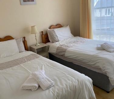 Lahinch House | Cozy seaside home,3 minute walk to village/beach