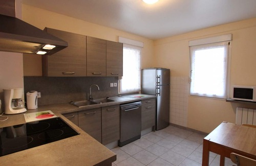 Surtainville Cottage | Cozy Seaside House: 4BR, Enclosed Yard, BBQ, 200m from Beach, Pet-Friendly