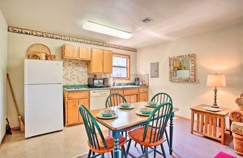 Davis Cabin | Cozy, Secluded Davis Cabin on 60 Wooded Acres