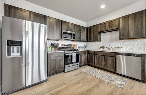 Austin Apartment | Cozy Secluded Studio With Full-Kitchen, Washer And Dryer - The Works!