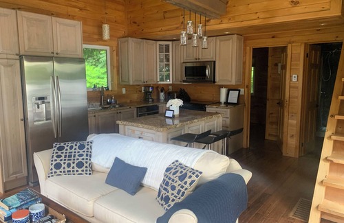 Sharbot Lake Cottage | Cozy Sharbot Lake Cottage