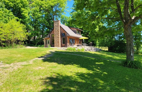 Sharbot Lake Cottage | Cozy Sharbot Lake Cottage
