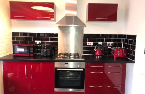 Heeley House | Cozy Sheffield Guest Room with Shared Facilities