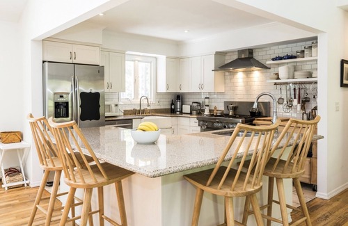 Shelter Island House | Cozy Shelter Island Cottage, walk to beaches and Mashomack Preserve
