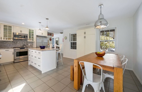 Silver Beach House | Cozy Shelter Island all season Rental