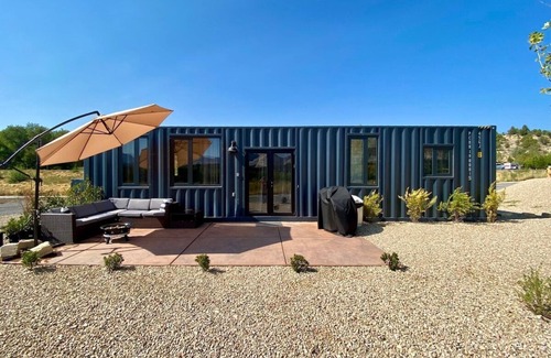 Orderville Apartment | Cozy Single Container Retreat | 25 min to Zion NP