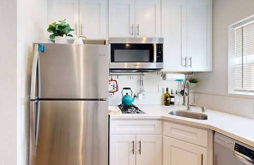 Santa Ana Heights House | Cozy, Single-Level Getaway with Fast WiFi, Kitchenette, & A/C - Dogs Welcome