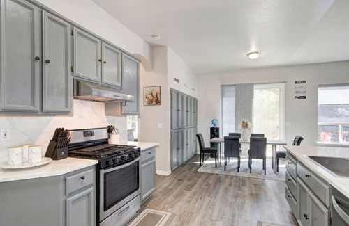 North Natomas House | Cozy Single Story Retreat Near Sac Downtown
