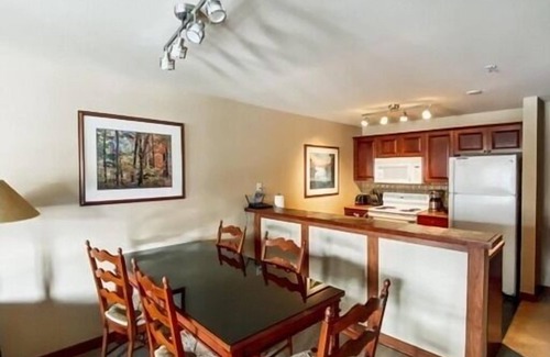 Salt Lake Mountain Resorts Cabin | Cozy Ski in/out Solitude Resort