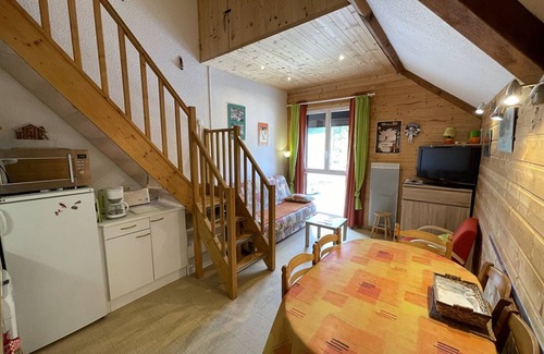 Laveissiere Apartment | Cozy South-Facing Studio with Mezzanine, Near Slopes, Ski Shuttle, & Free Parking