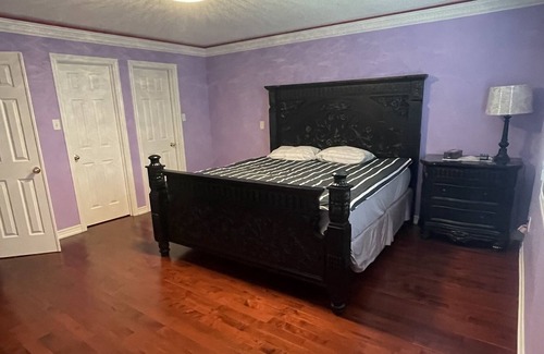 Pickering House | Cozy & Spacious 3 Bedroom House - Rose Vacation Home