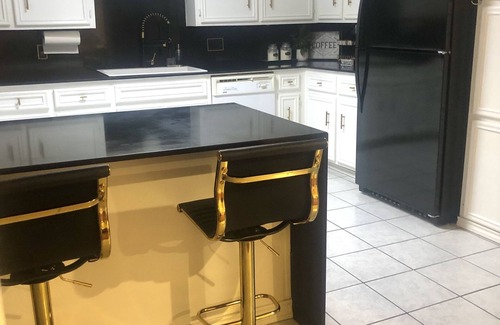 McAllen House | Cozy & Spacious 3-bedroom Townhome