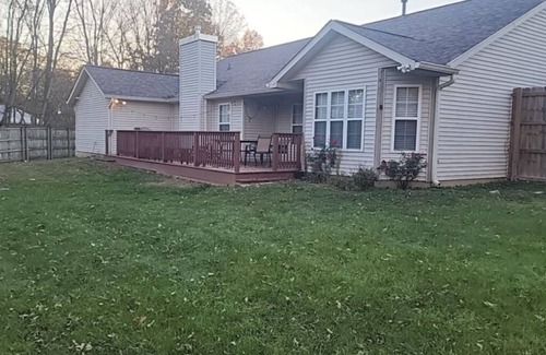 Lafayette House | Cozy & Spacious 4-bedroom house with large backyard w/private fence in Lafayette