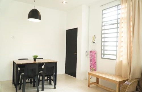 Gambang House | Cozy, Spacious, Air Cond UMP Gambang Homestay - The Pigeon Guest House