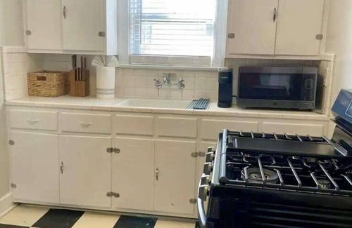 Highlands Douglass Apartment | Cozy & Spacious Apt | King Beds & Free Parking