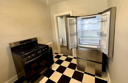 Highlands Douglass Apartment | Cozy & Spacious Apt | King Beds & Free Parking