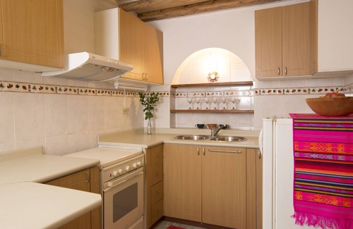 Centro Historico Apartment | COZY & SPACIOUS BOUTIQUE LOFT Close to LA RONDA- AUTHENTIC Colonial touches