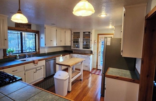 Wrightwood Cabin | Cozy spacious cabin in Beautiful Wrightwood