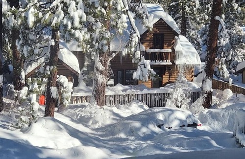 Wrightwood Cabin | Cozy spacious cabin in Beautiful Wrightwood