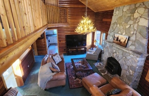Wrightwood Cabin | Cozy spacious cabin in Beautiful Wrightwood
