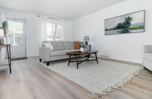Verona House | Cozy, Spacious Downtown Verona 3 Bedroom Home