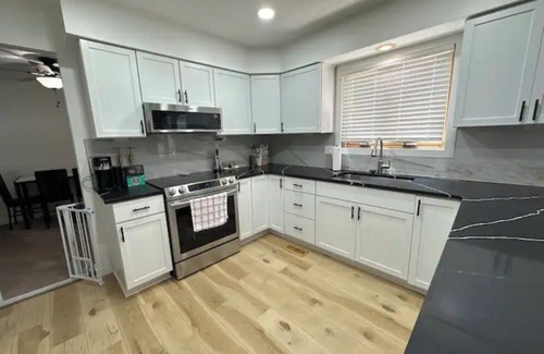 Ankeny House | Cozy, spacious home, great for family gatherings!