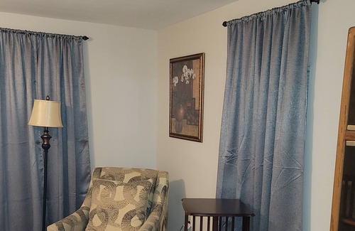 Harlandale Apartment | Cozy spacious relaxing getaway,