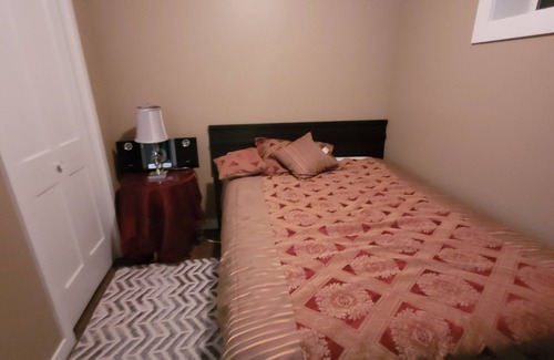 Southeast Edmonton Bed & Breakfast | Cozy spacious rooms including breakfast in a friendly quiet neighborhood