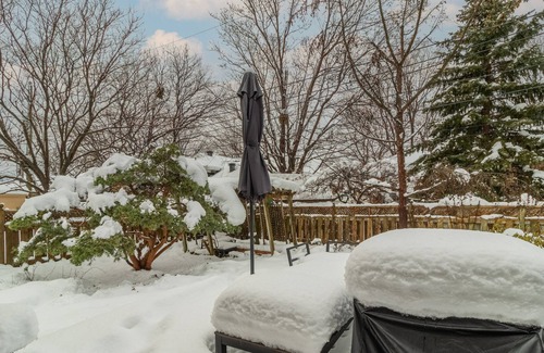 Mercier-Hochelaga-Maisonneuve House | Cozy split-level heritage home nestled in Montreal Island - 10 min walk to metro