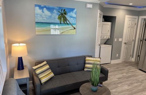 Old Town Apartment | Cozy spot next to Duval with swim spa - 2bed/2bath