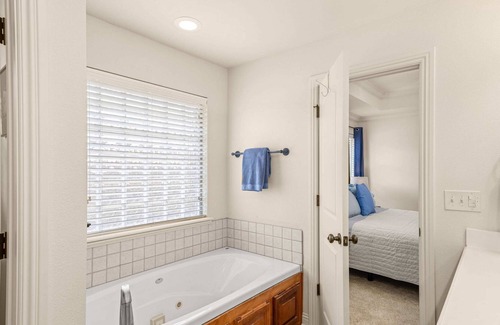 Springdale House | Cozy Springdale Retreat Near Univ. and Town