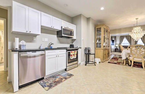 Memorial Square Apartment | Cozy Springfield Apartment, Close to Parks!