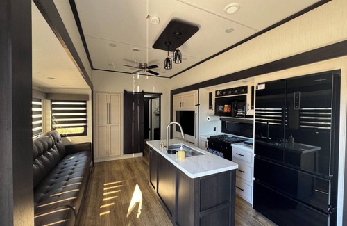 Foley House | Cozy Stationary RV Rental at Grand Riviera RV Resort