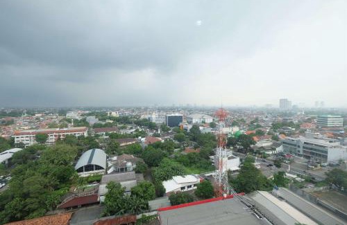 Jakarta Apartment | Cozy Stay and Spacious 3BR at Nifarro Park Apartment By Travelio
