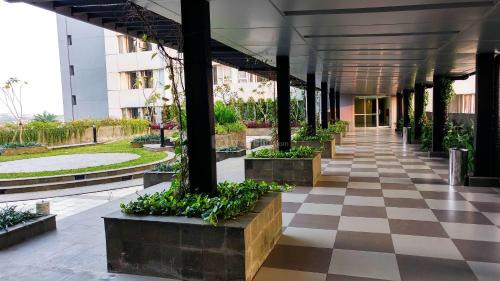 Jakarta Apartment | Cozy Stay and Spacious 3BR at Nifarro Park Apartment By Travelio