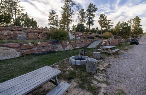 Hot Springs Cabin | Cozy Stay in Cabin, Pet Friendly! - Room 110