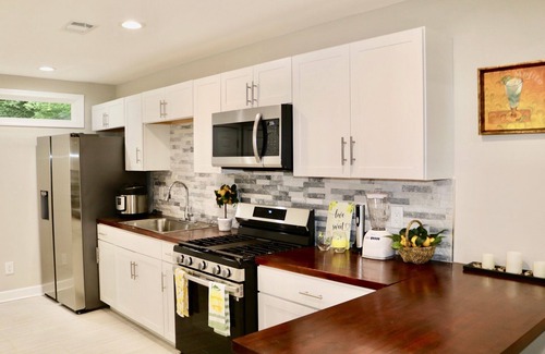 East Point House | Cozy stay near ATL airport and 15 mins from downtown