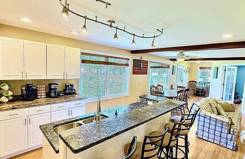 Huron House | Cozy Stay Near Lake Erie Cedar Point Sport Force