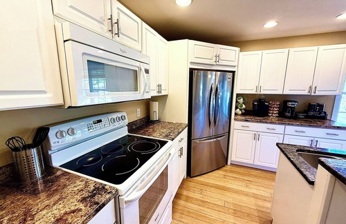 Huron House | Cozy Stay Near Lake Erie Cedar Point Sport Force