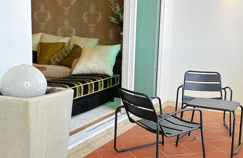 Seri Tanjung Pinang Condo | Cozy Straits Quay Seafront Homestay