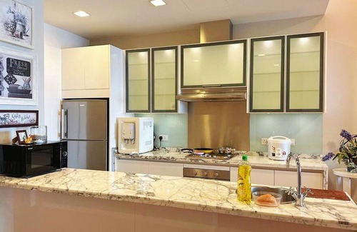 Seri Tanjung Pinang Condo | Cozy Straits Quay Seafront Homestay