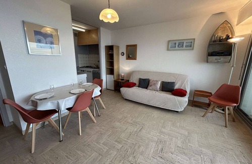Vendee Apartment | Cozy studio with ocean view and private garage, Saint-Hilaire-de-Riez
